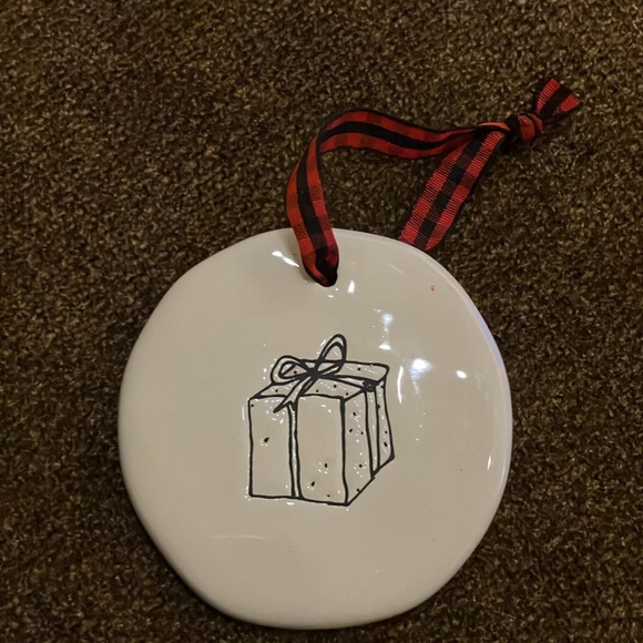 New in Box RaeDunn - HOLLY JOLLY - set of 3 white round flat ornaments - Picture 2 of 3